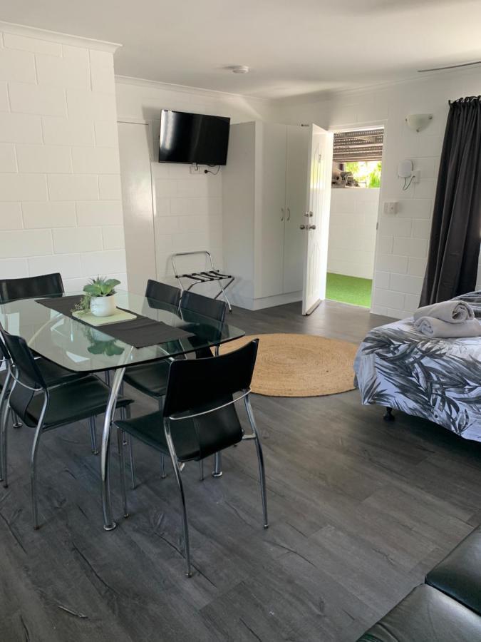 טאונסביל Motel On Mitchell מראה חיצוני תמונה