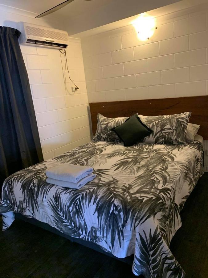 טאונסביל Motel On Mitchell מראה חיצוני תמונה
